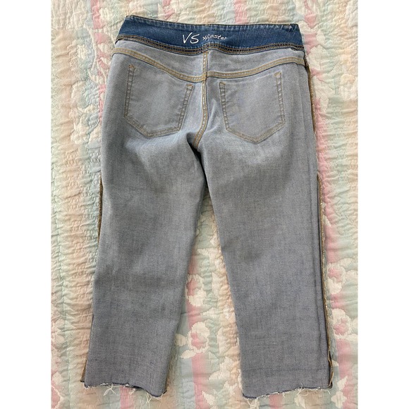 Light Wash VS Hipster Distressed Capri Jeans - Picture 6 of 8